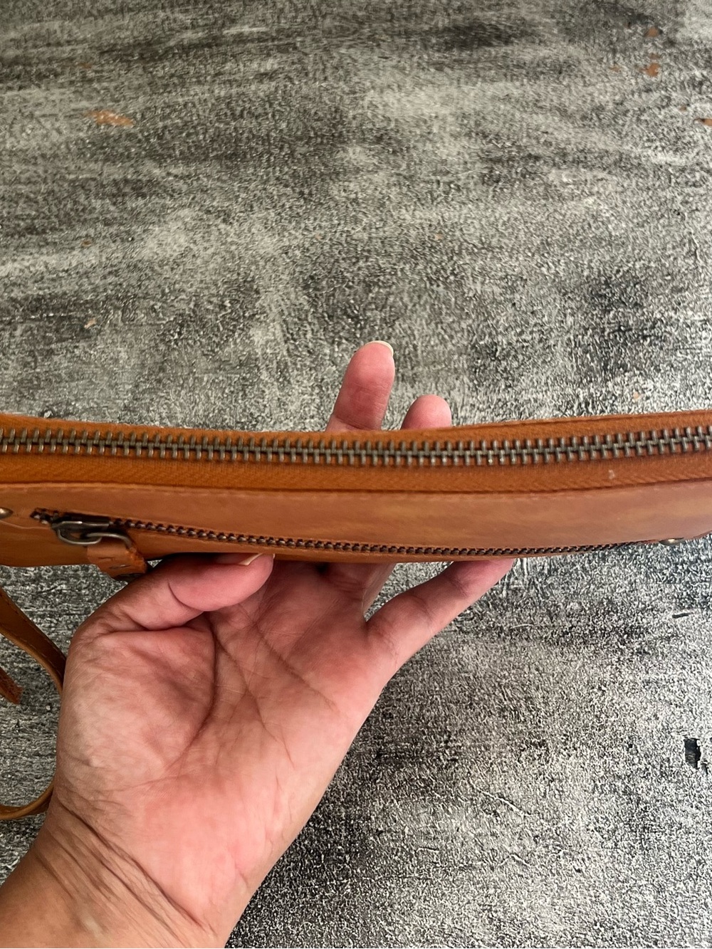 Free People Vegan Leather Wristlet Wallet | Tan Zip-Around Distressed Clutch - Picture 3 of 9